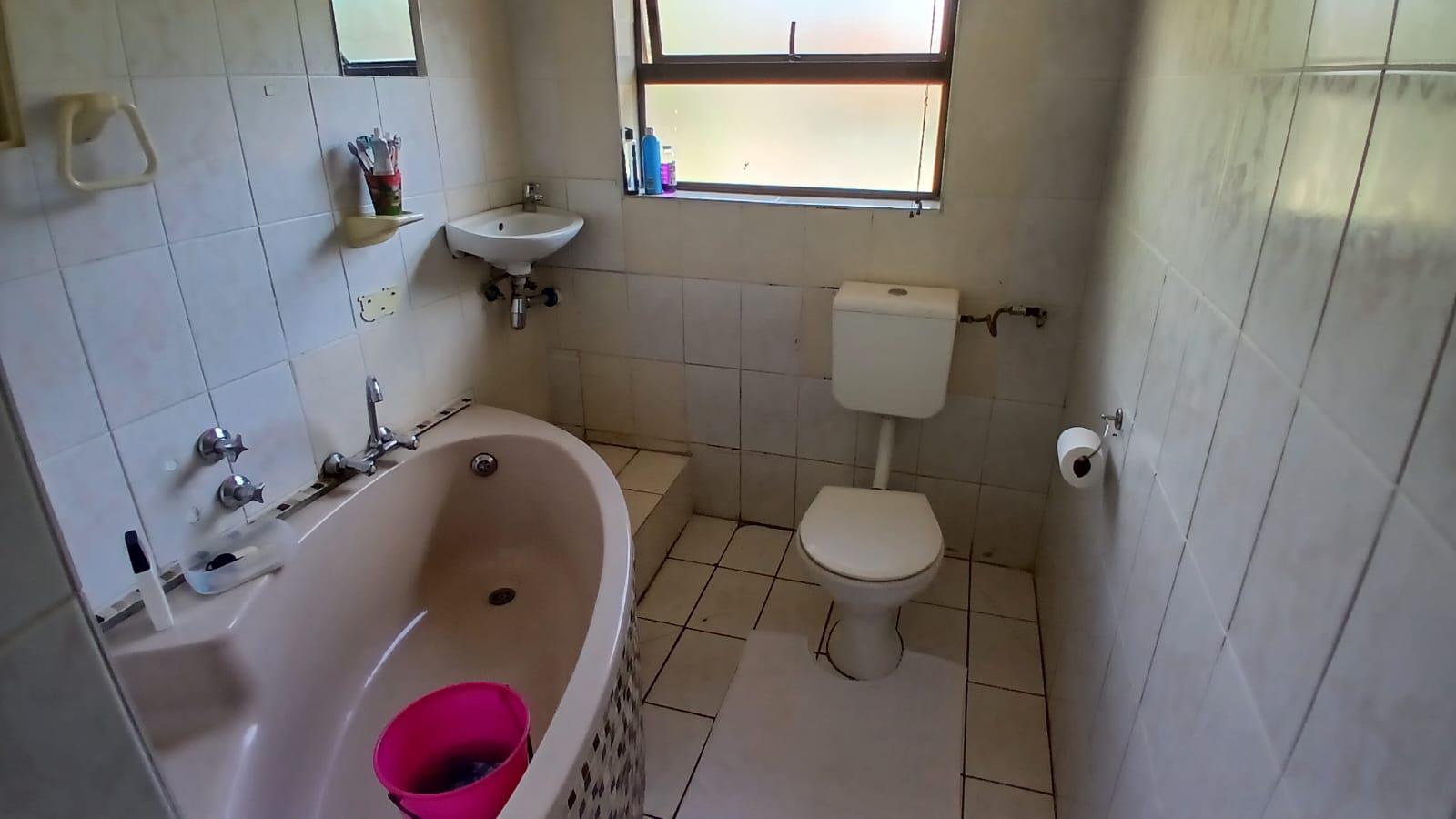 4 Bedroom Property for Sale in Pellissier Free State